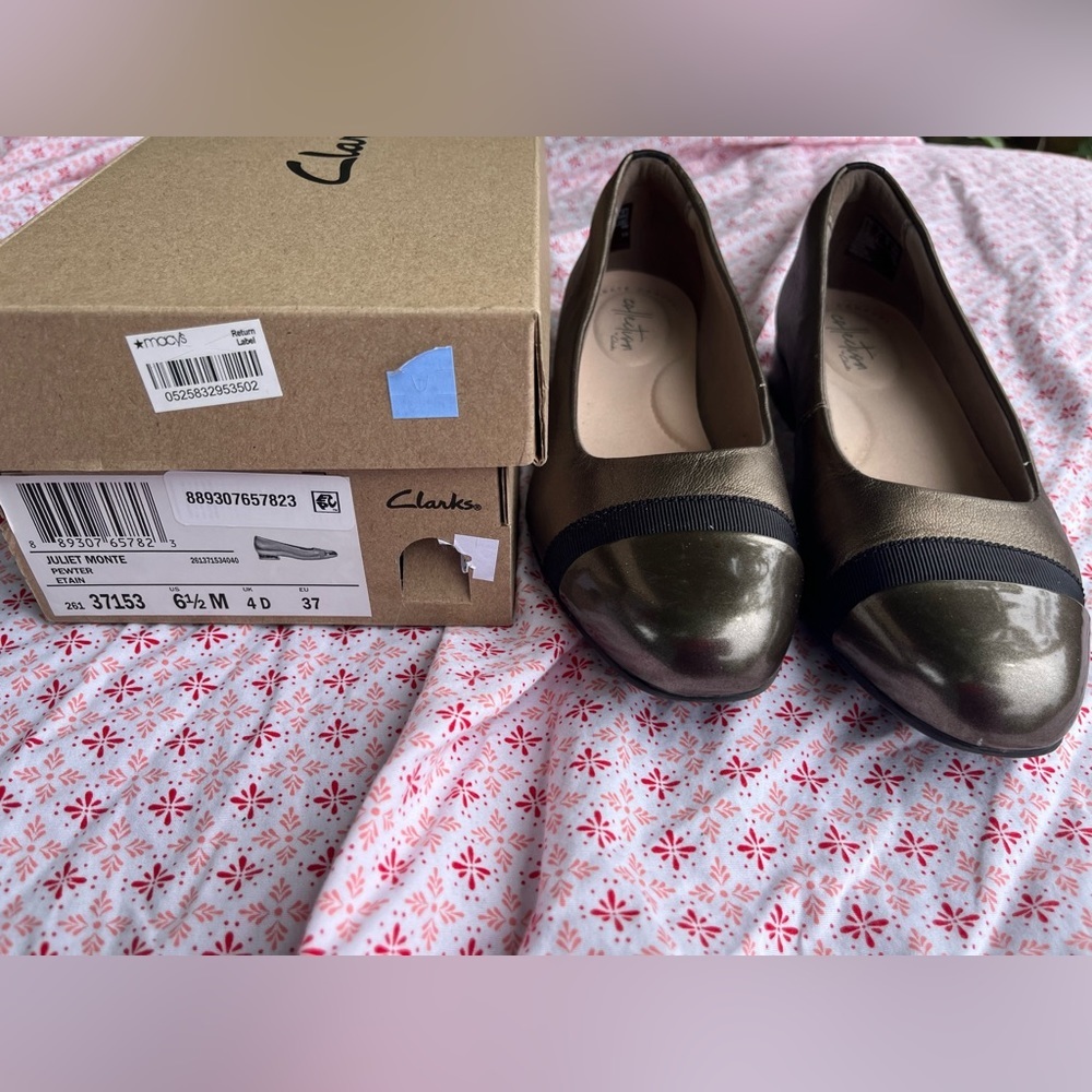 Clarks size6.5 great condition and super cute! $30​